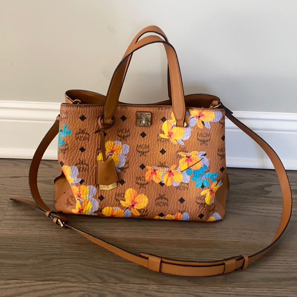 Pre owned 100% authentic MCM essential floral print handbag